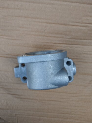 Водяной коллектор (корпус термостата) Foton 1043-1 (3.3)