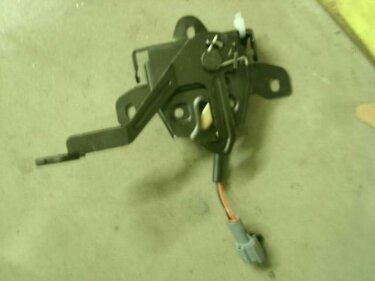 Замок капота Geely EC-7/EC-7RV