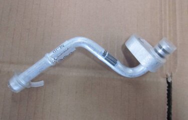 Трубка масляного радиатора металл. Geely EC-8