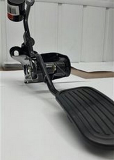 Педаль газа с кронштейном в сборе Geely MK/MKCross