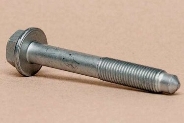 Болт сайлентблока рычага переднего передний Chery Amulet KLM