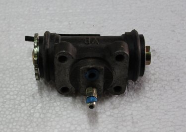 Цилиндр тормозной задний левый FAW 1031, 1041