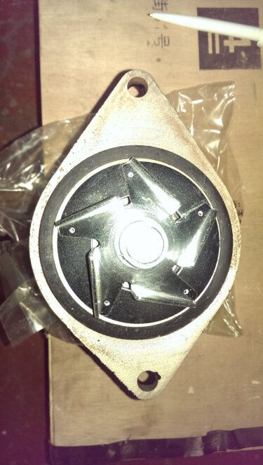 Насос водяной DF 1064, 1074 (Богдан 47)