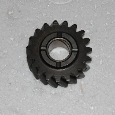 Шестерня промежуточная заднего хода JAC 1020