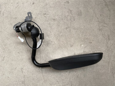 Кронштейн зеркала наружного в сборе (левый) JAC N56