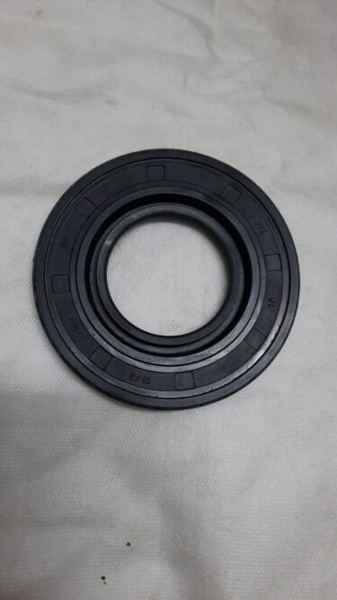 Сальник задней ступицы наружный (полуоси) JAC N56