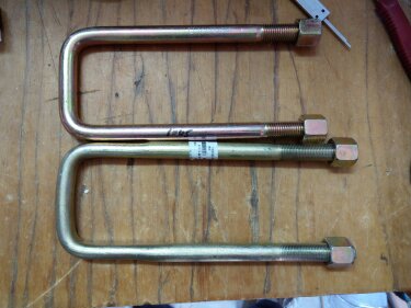 Стремянка рессоры задней JAC 1020, 1045